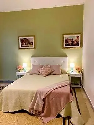 Mama Domus Oda ve Kahvaltı 4*